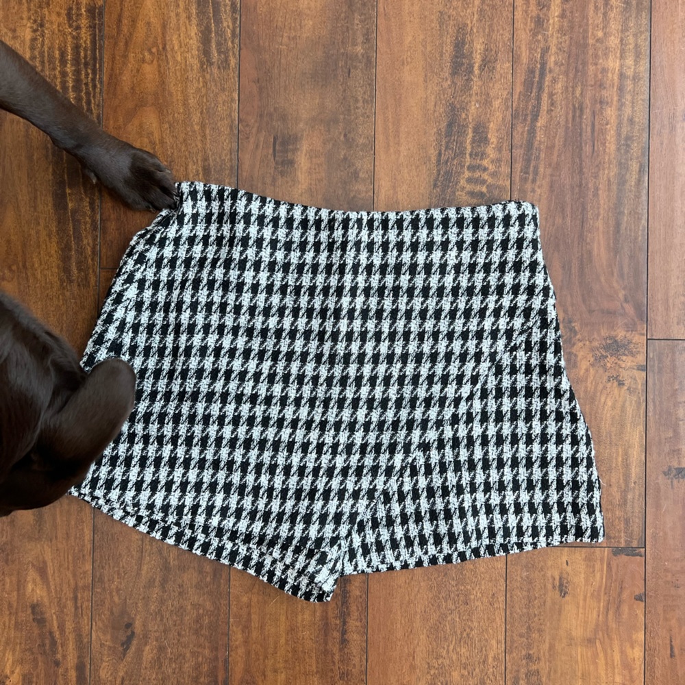 Black and White Houndstooth Skort